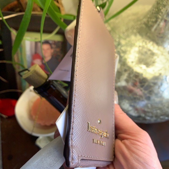 Authentic Kate Spade leather card/ID lanyard - Picture 3 of 7